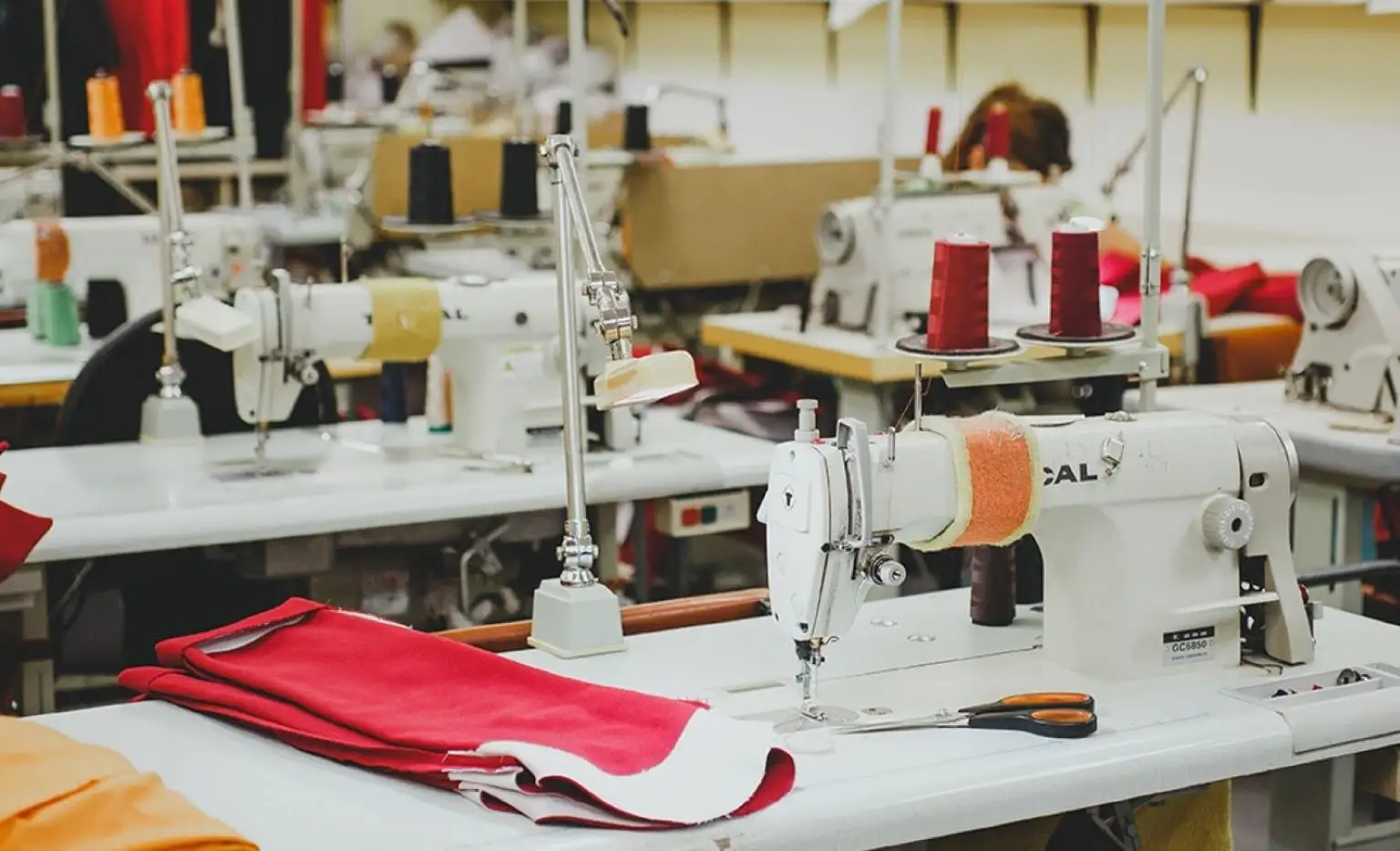 Фабрики пошива женской одежды